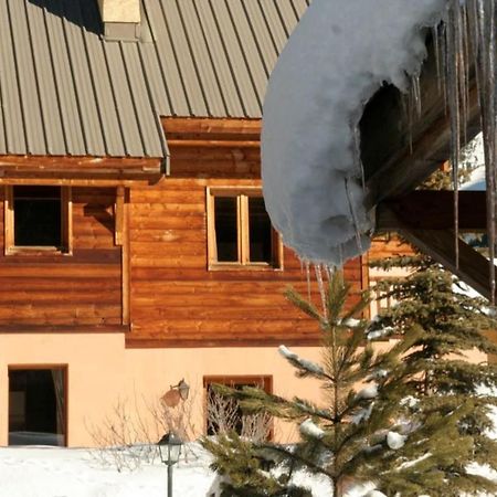 Le Leyrier Hameau Des Chazals Nevache Hautes Alpes Buitenkant foto