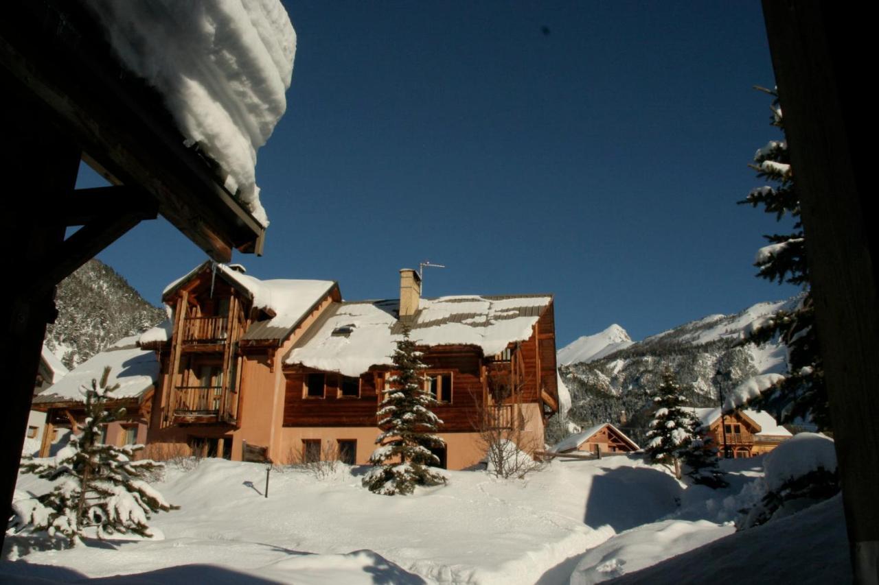 Le Leyrier Hameau Des Chazals Nevache Hautes Alpes Buitenkant foto